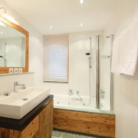 Apartment Rutschi-4 *